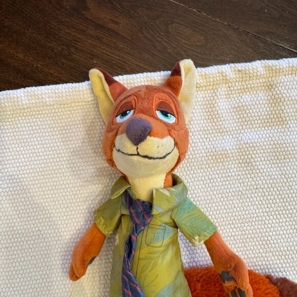 Disney Zootopia Nick Wilde 13" Plush Stuffed Animal Toy Fox Tag - Picture 2 of 5